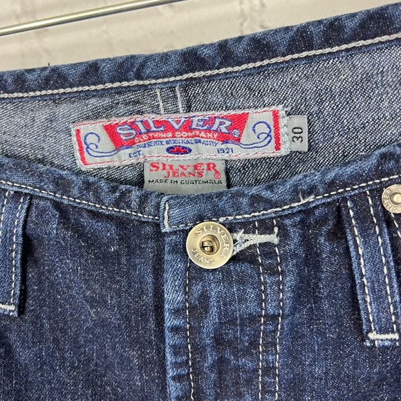 👖VINTAGE |•SILVER JEANS•| Dark Wash Flare Leg Jeans 30X28 Short - Picture 10 of 16